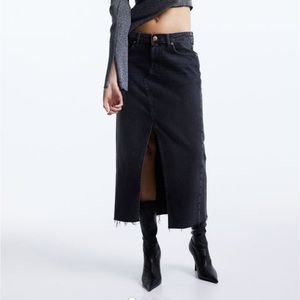 🖤 H&M Black Jean Skirt (Size 2)